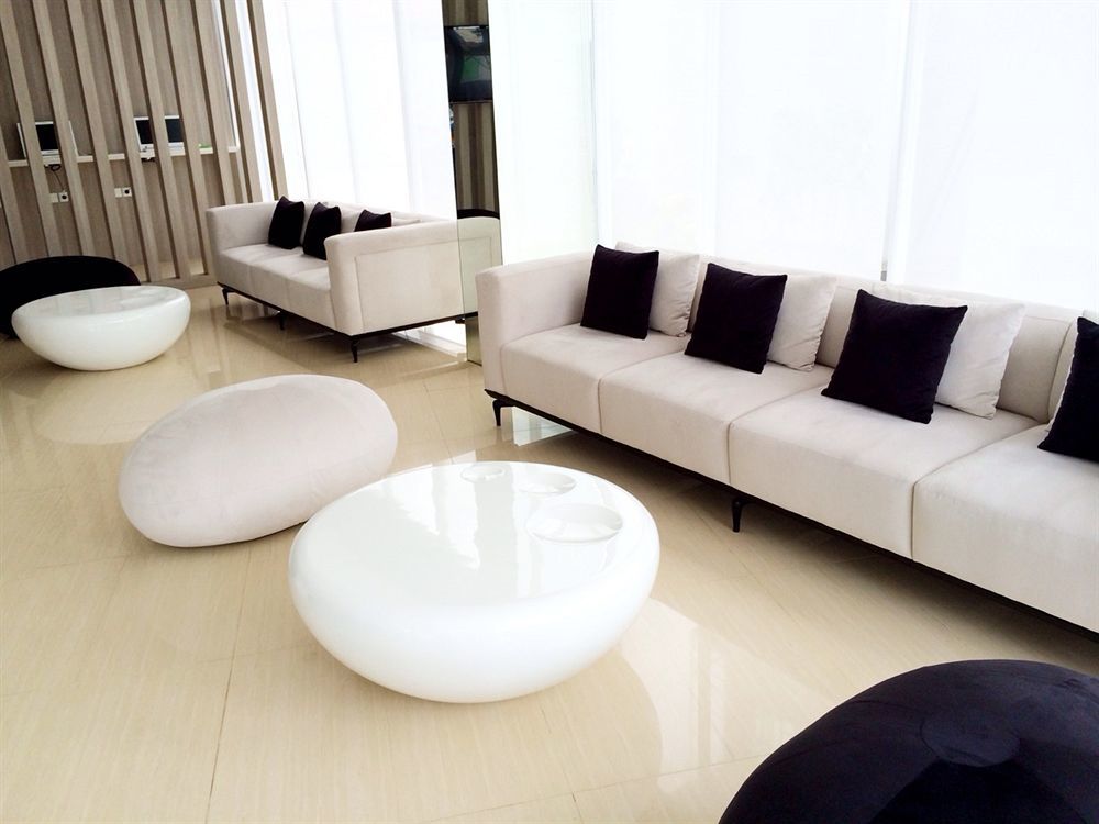 Whiz Hotel Cikini Jakarta Luaran gambar
